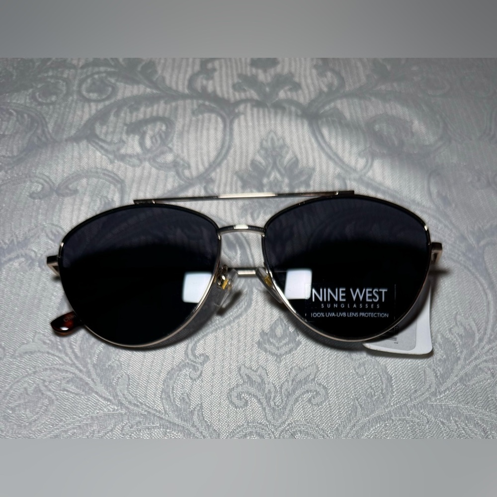 Nine West Large Gold Metal Aviator Sunglasses tortoise ear pieces, 100% UV